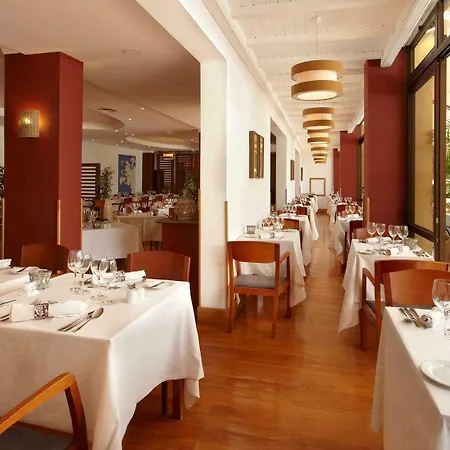 Ξενοδοχείο με διαμερίσματα Eden Mar - Portobay